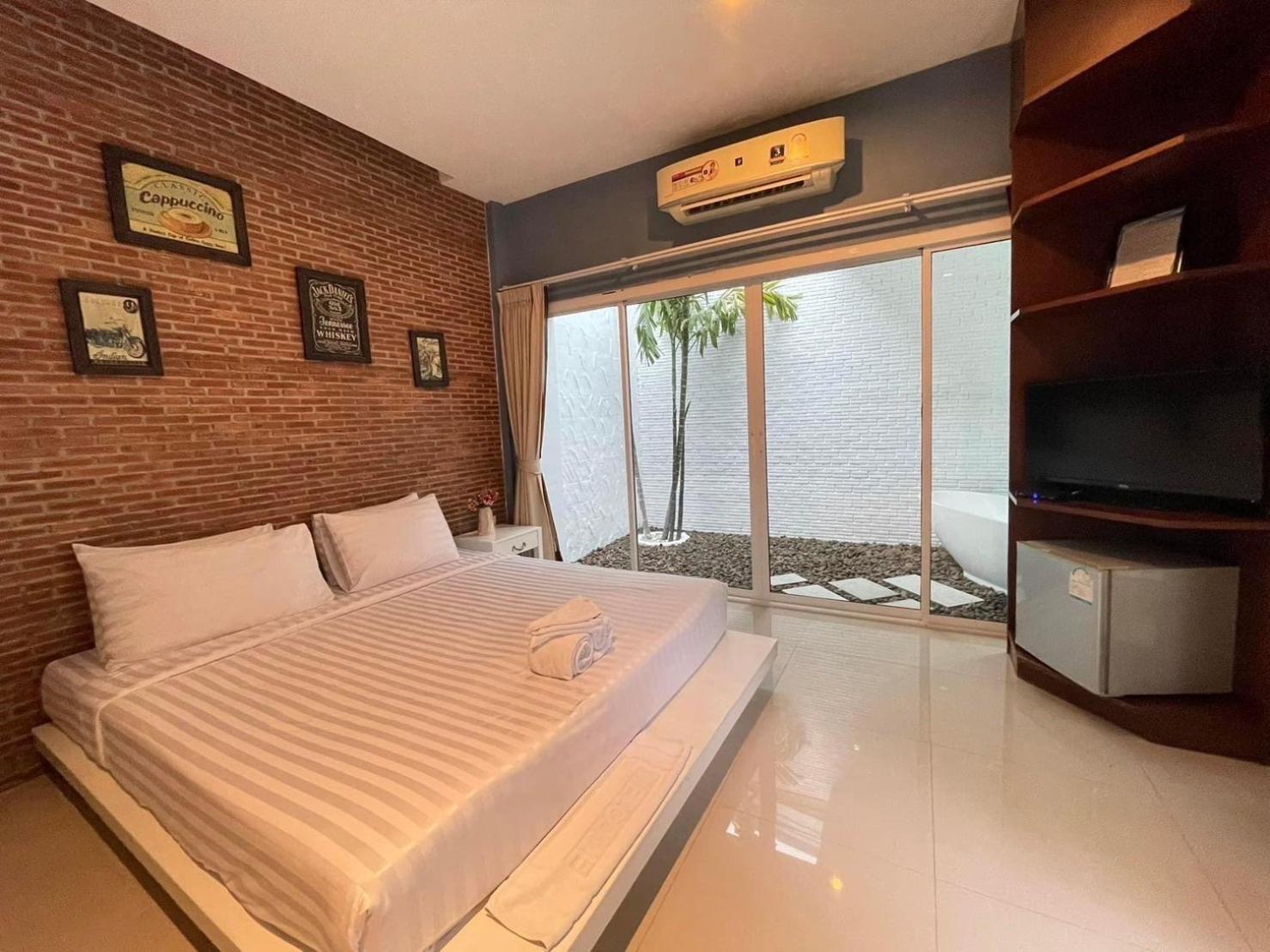 Milano Huahin Hotel Luaran gambar